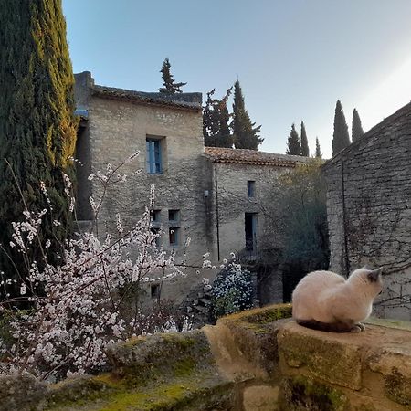 Le Mas Du Lac Uzes Exterior photo