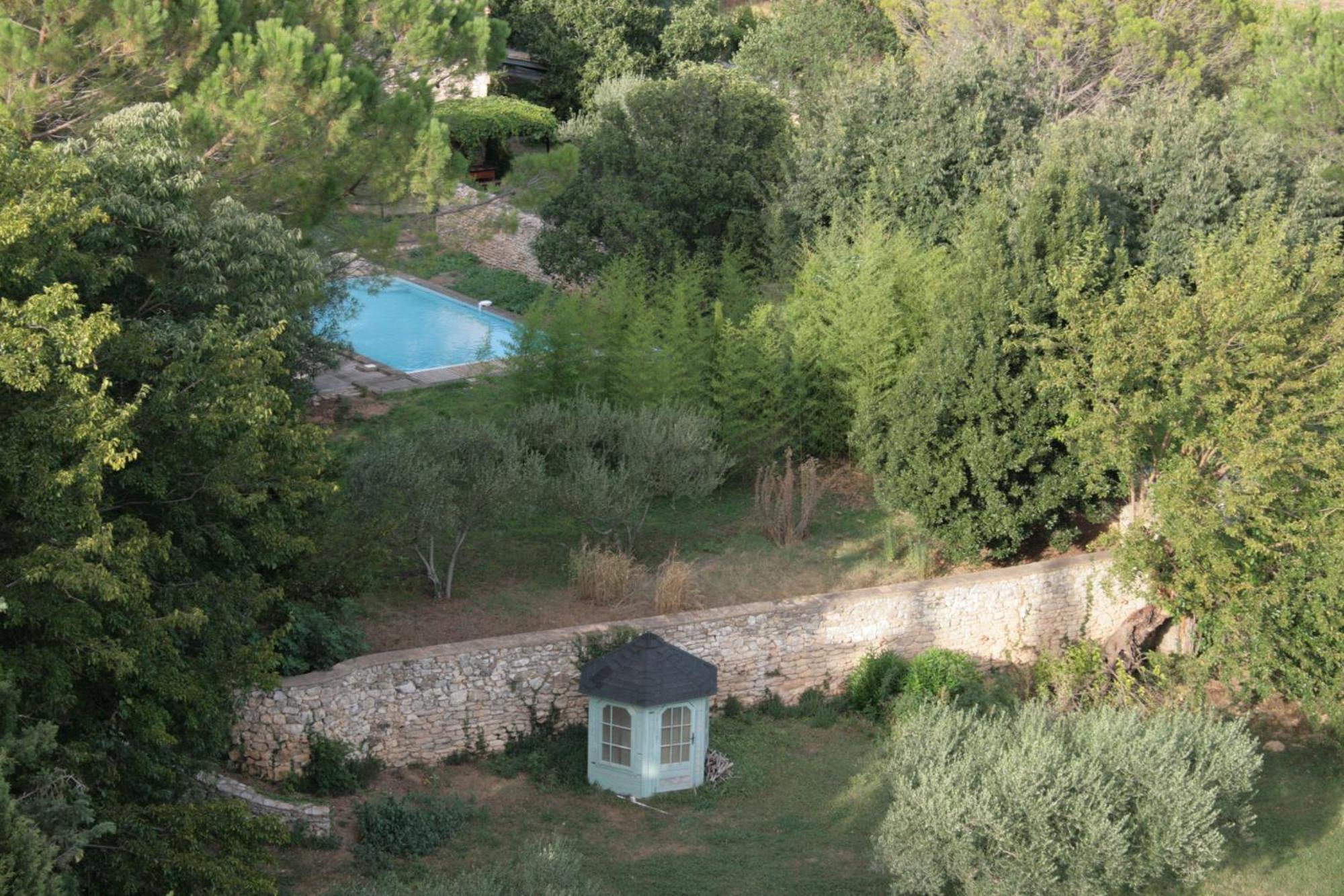 Le Mas Du Lac Uzes Exterior photo